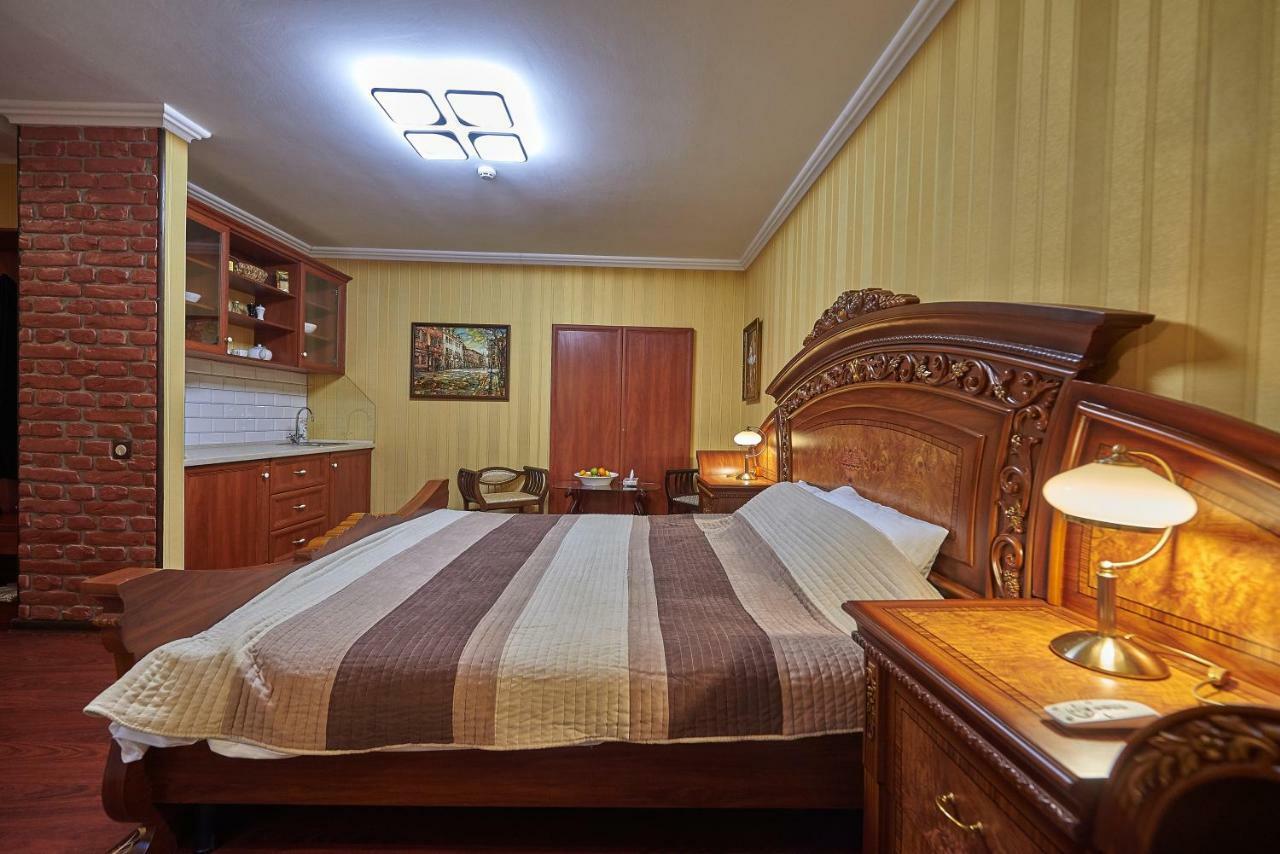 Quarter Aparthotel Lviv Exterior photo